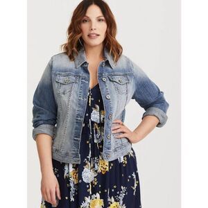TORRID Women’s Light Wash Long Sleeve Distressed Denim Jacket Size 2X